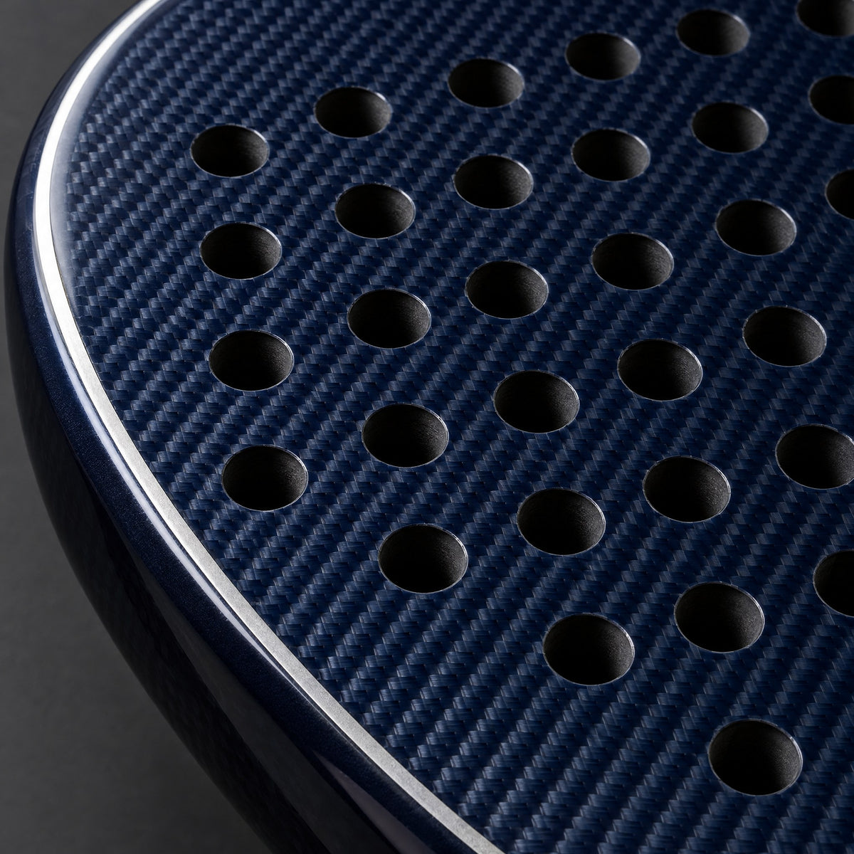 18K carbon for a crisp, precise feel